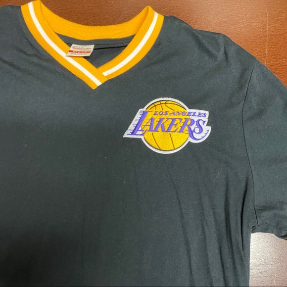 Mitchell And Ness LA Lakers Black Jersey T-Shirt - Picture 3 of 4